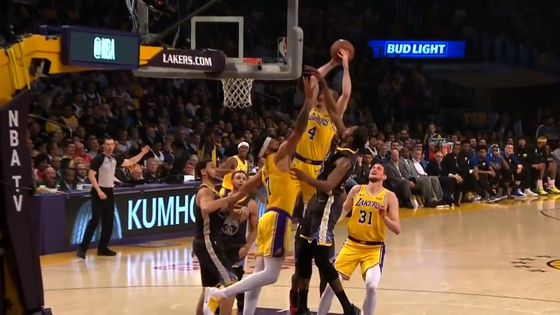 Illustration for article titled Alex Caruso's Putback Dunk Forces LeBron To Learn Another Teammate's Name